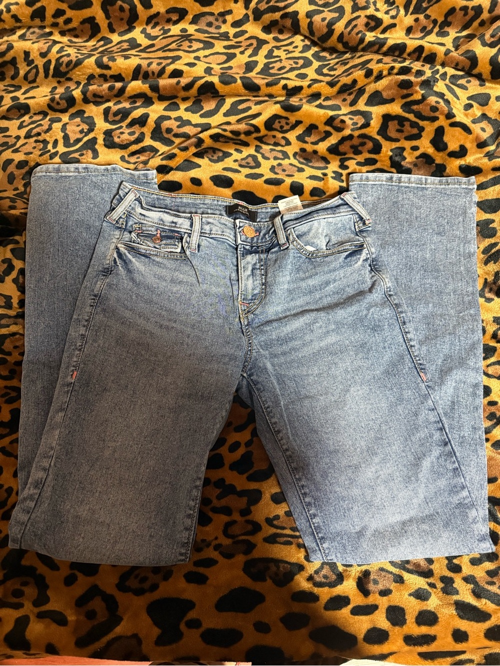 Light Wash Women’s Jeans - Classic Straight Fit